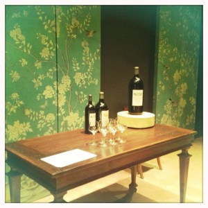 The very elegant tasting salon.